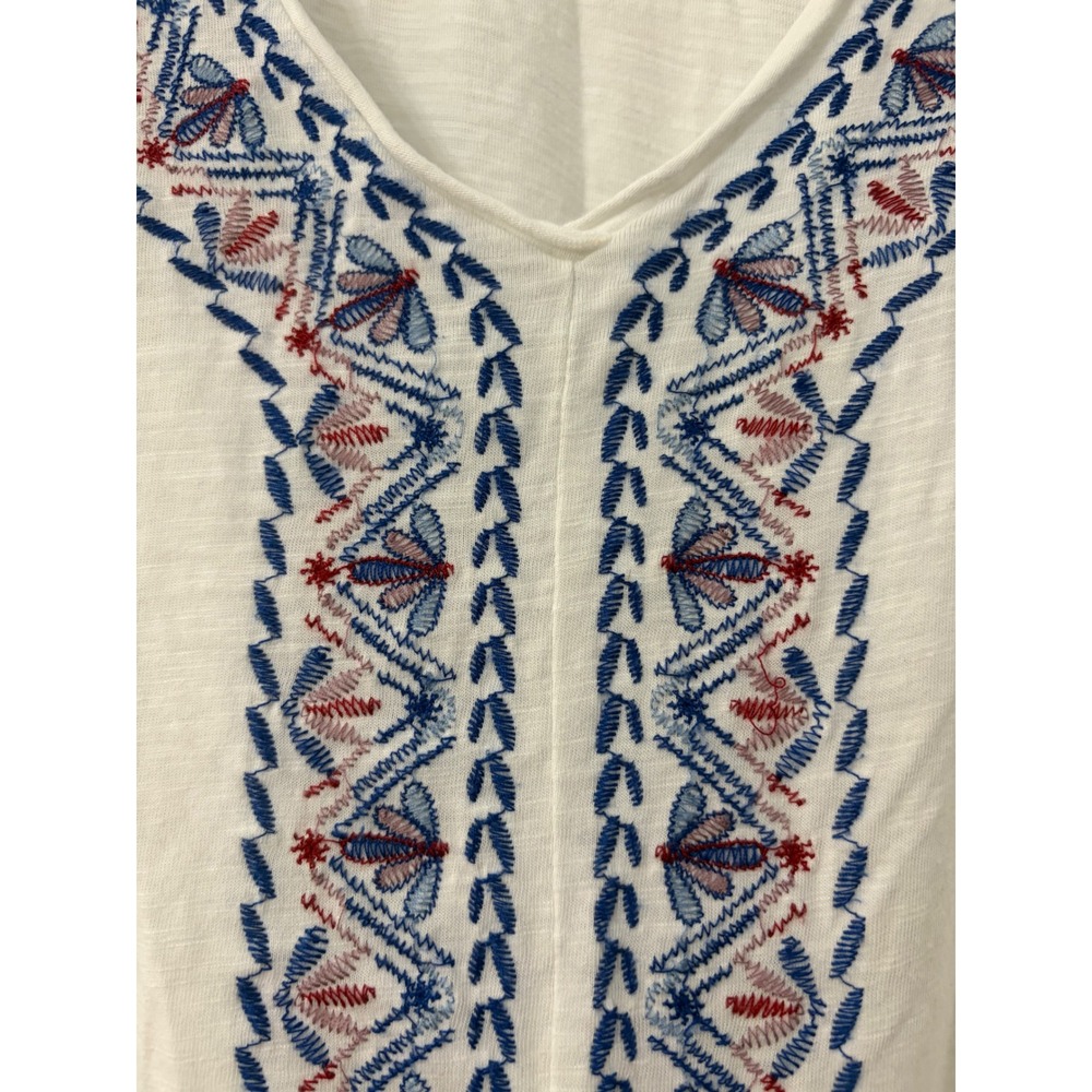 Knox Rose | Embroidered V-Neck Boho Slub Top | Medium || White| - Picture 5 of 5